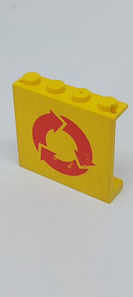 1x4x3 Wandelement Paneel ohne Seitenstützen geschlossene Noppen bedruckt with Recycling Arrows Pattern gelb