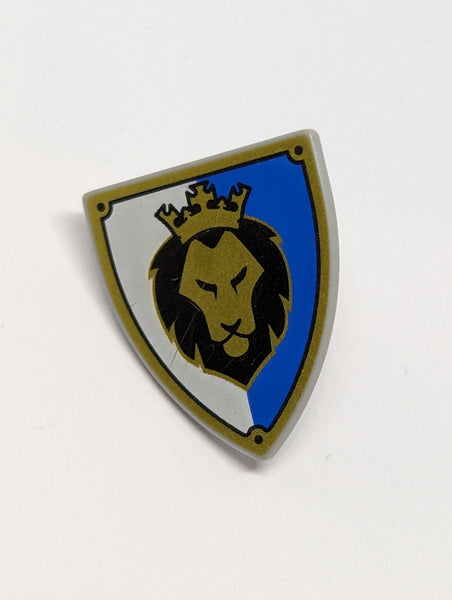 Schild bedruckt Triangular with Black and Gold Lion Head with Crown on Blue and White Background Pattern neuhellgrau light bluish gray
